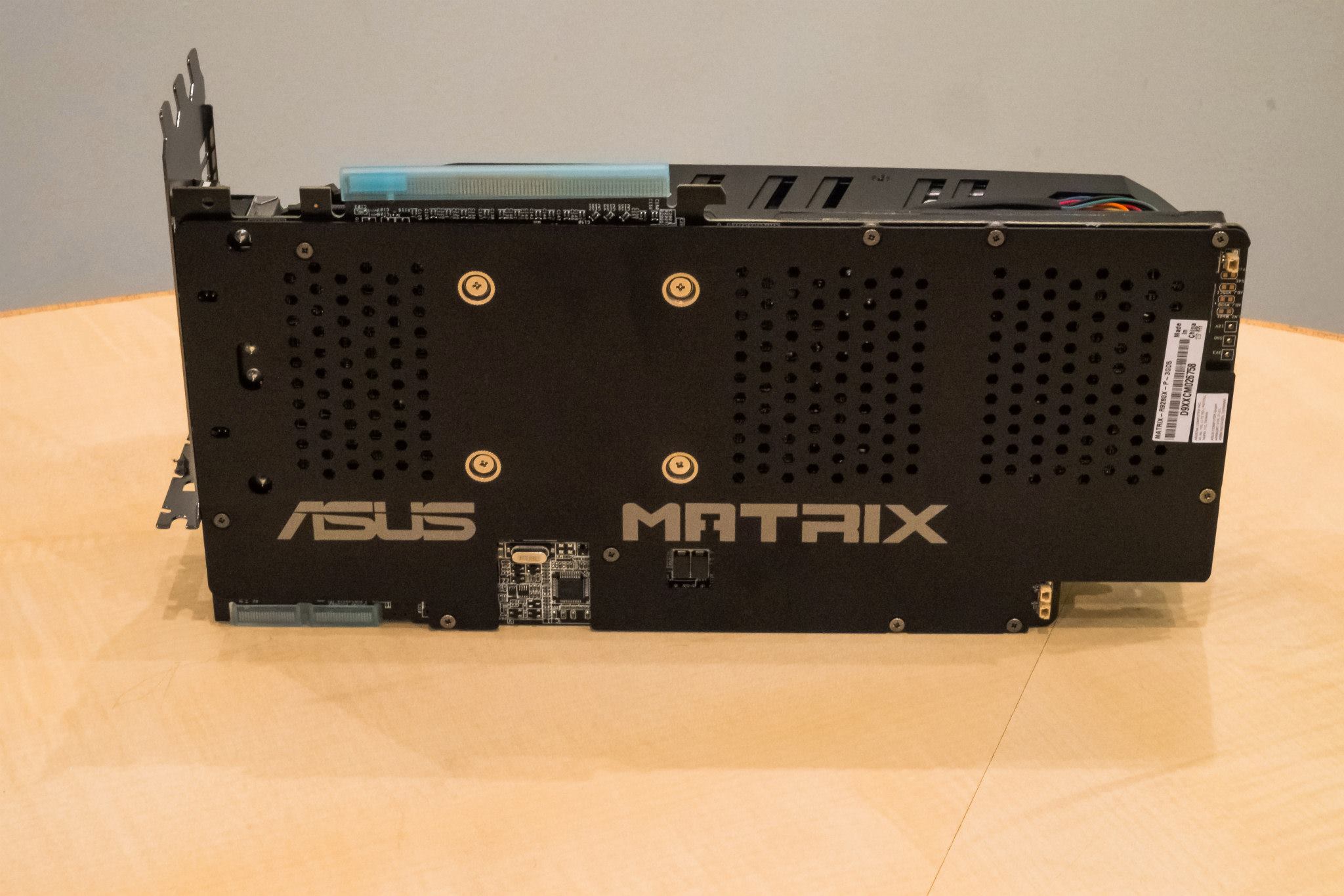 ASUS-R9-280X-ROG-Matrix-Platinum 04