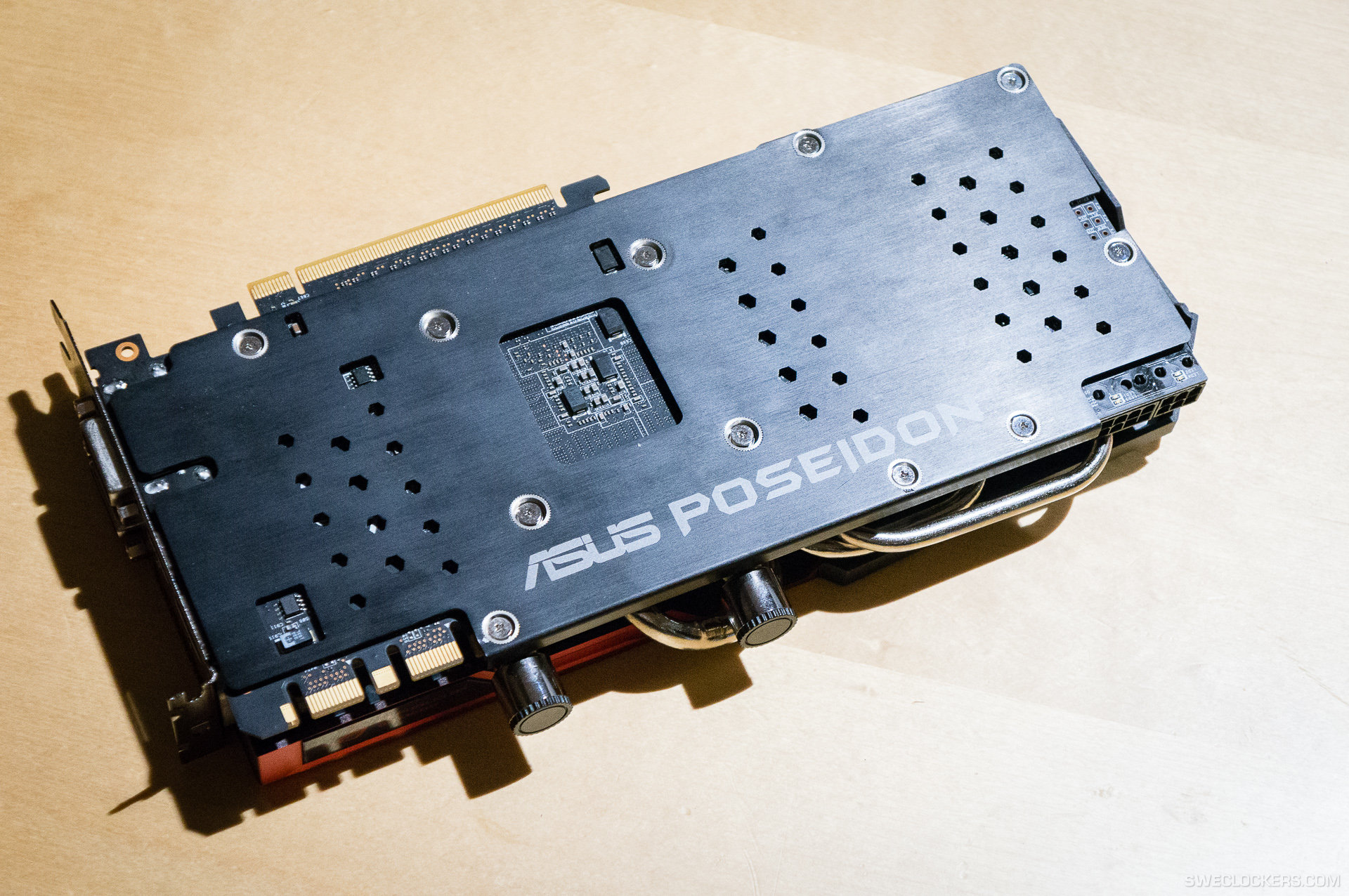 ASUS ROG GTX 780 Poseidon 06