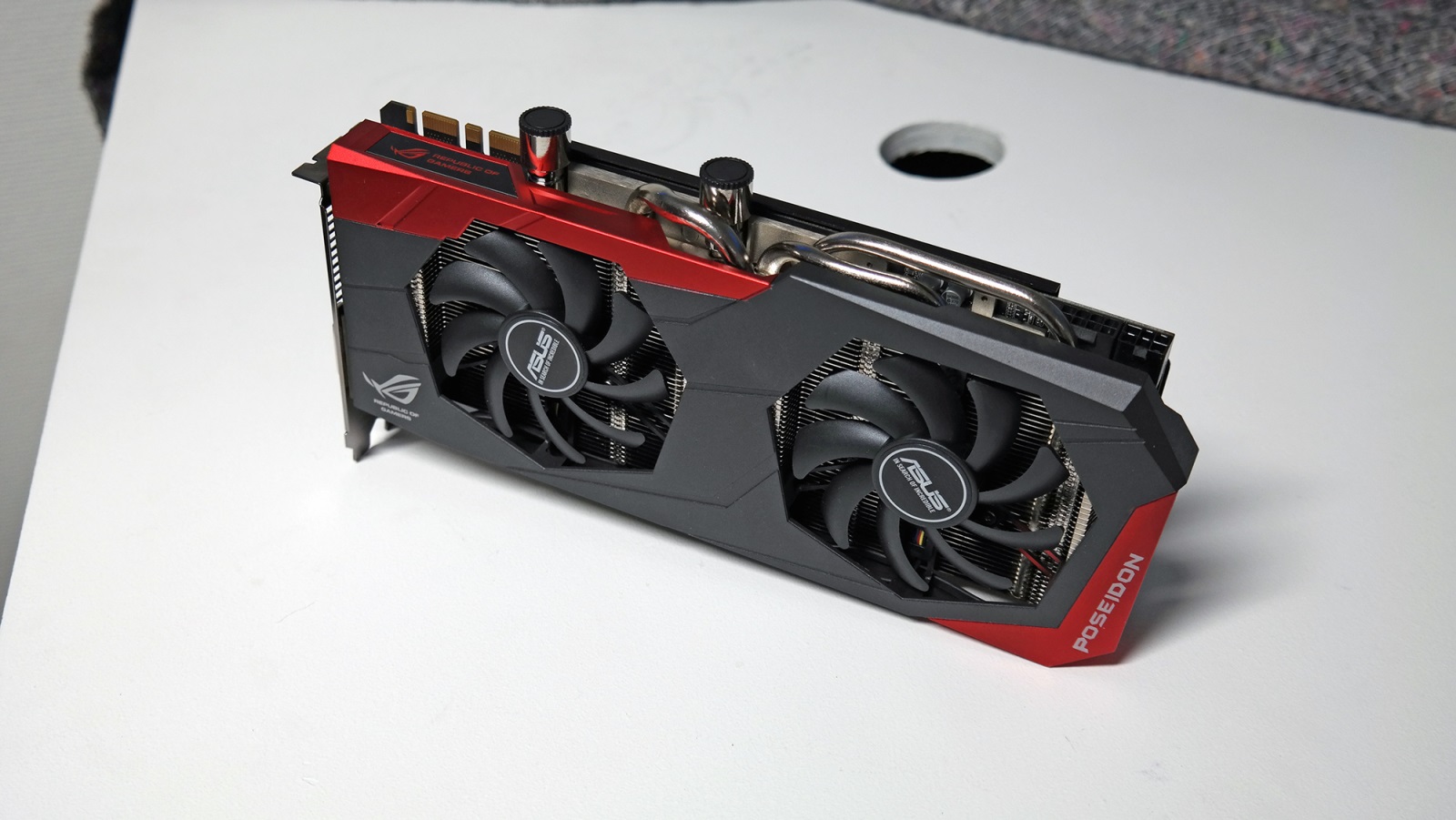 ASUS ROG GTX 780 Poseidon 11
