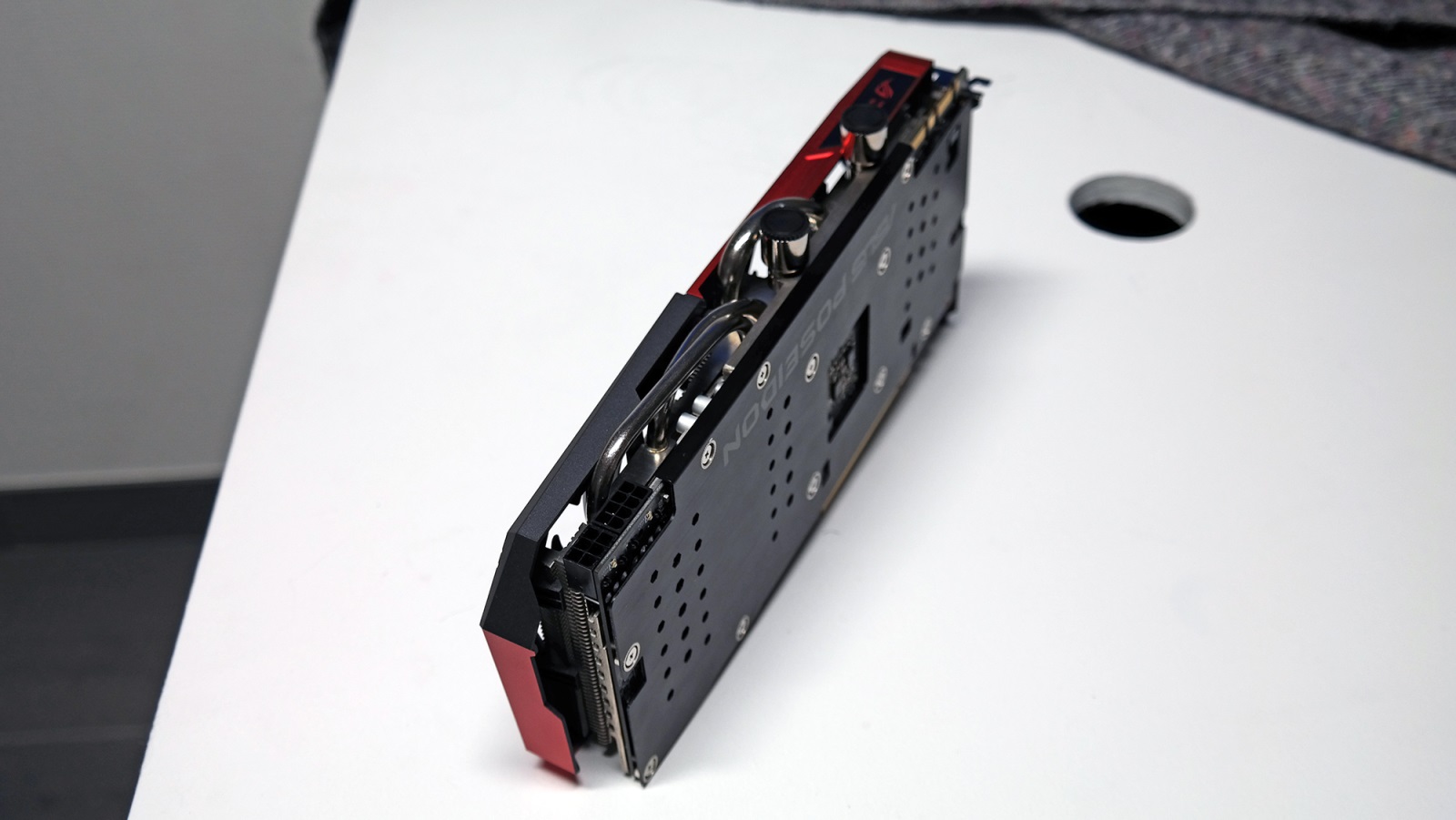 ASUS ROG GTX 780 Poseidon 14